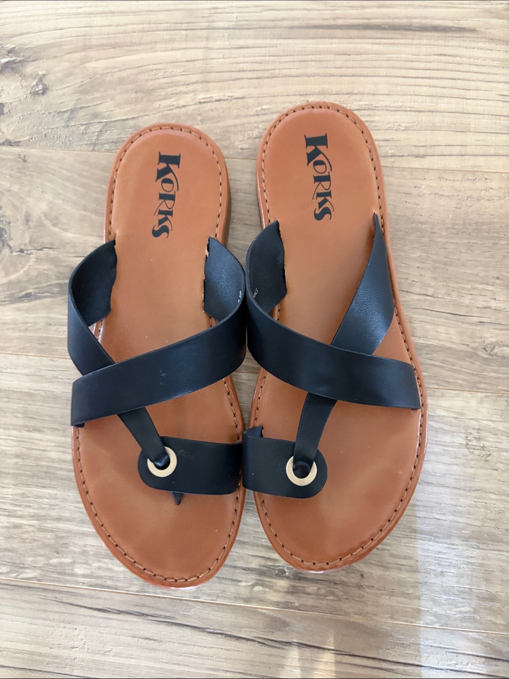 Korks Black Cross-Strap Sandals